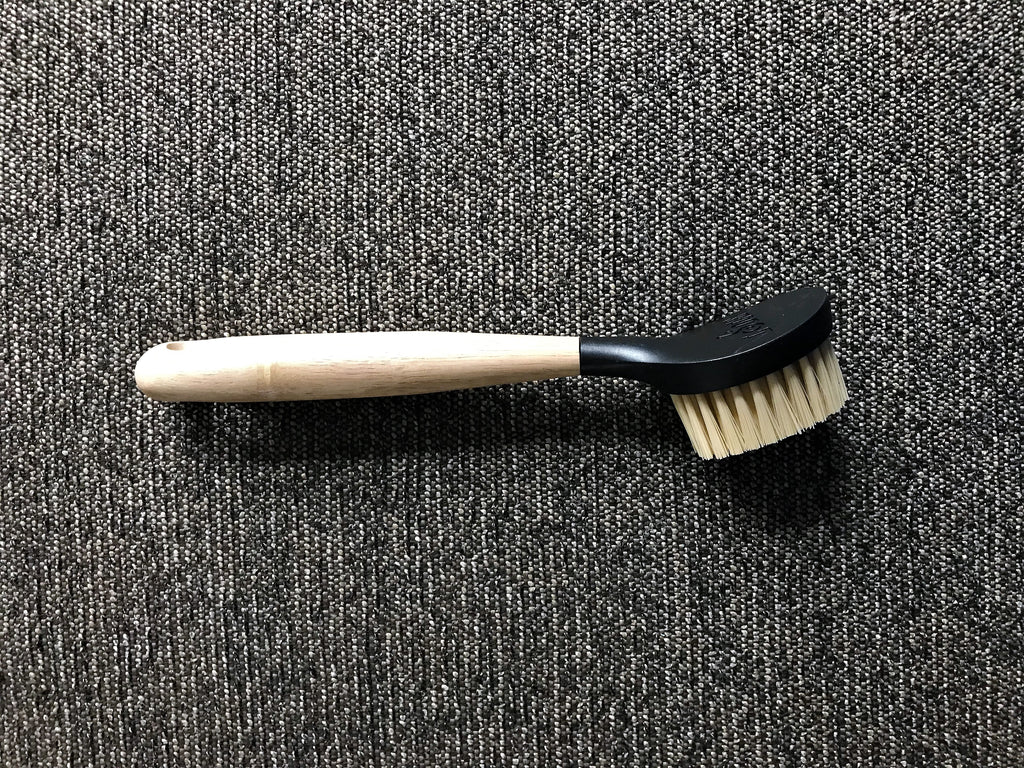 HEAVYDUTY SCRUB BRUSH (DESIGNED TO EVEN HOLD UP FOR CLEANING CAST IRO