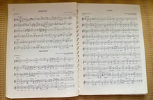 "THE AMAZING MOVIE FAKEBOOK FOR ALL KEYBOARDS ELECTRIC & ACOUSTIC" VINTAGE SONG BOOK