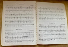 "THE AMAZING MOVIE FAKEBOOK FOR ALL KEYBOARDS ELECTRIC & ACOUSTIC" VINTAGE SONG BOOK