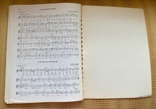 "THE AMAZING MOVIE FAKEBOOK FOR ALL KEYBOARDS ELECTRIC & ACOUSTIC" VINTAGE SONG BOOK