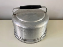 VINTAGE MIRRO MID-CENTURY ALUMINUM CAKE CARRIER--SO CHARMING (MADE IN THE USA!)