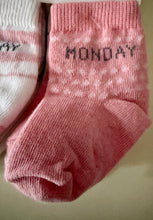 PINK/WHITE BABY DAY-OF-THE-WEEK CREW SOCKS (SIZE 0-6 MONTHS)