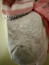 PINK/WHITE BABY DAY-OF-THE-WEEK CREW SOCKS (SIZE 0-6 MONTHS)
