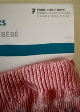 PINK/WHITE BABY DAY-OF-THE-WEEK CREW SOCKS (SIZE 0-6 MONTHS)