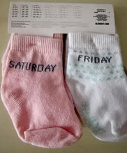 PINK/WHITE BABY DAY-OF-THE-WEEK CREW SOCKS (SIZE 0-6 MONTHS)