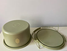 VINTAGE TUPPERWARE CAKE CARRIER (3-PIECE SET):  MADE IN THE USA!