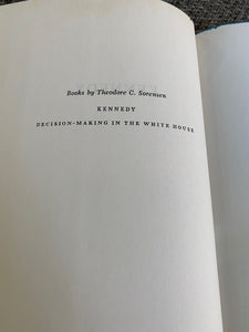 KENNEDY BY THEODORE C. SORENSEN, VINTAGE 1965 HARDBACK BOOK B-Q PRINTING