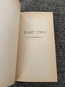 PROFILES IN COURAGE VINTAGE PAPERBACK BOOK BY JOHN F. KENNEDY/THE MEMORIAL EDITION (FIRST PERENNIAL LIBRARY EDITION/1964)