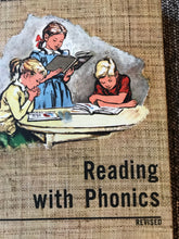 "READING WITH PHONICS" BY JULIE HAY AND CHARLES E. WINGO (VINTAGE 1960 SCHOOL BOOK BY THE J.B. LIPPINCOTT COMPANY)