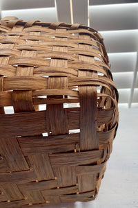 VINTAGE, TRADITIONAL WOVEN BASKET--FUN SQUARE-ISH SHAPE, WITH A NICE HANDLE