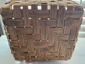 VINTAGE, TRADITIONAL WOVEN BASKET--FUN SQUARE-ISH SHAPE, WITH A NICE HANDLE