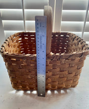 VINTAGE, TRADITIONAL WOVEN BASKET--FUN SQUARE-ISH SHAPE, WITH A NICE HANDLE