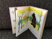 "THE LARGE AND GROWLY BEAR" (VINTAGE 1969/GOLDEN PRESS, A GOLDEN BEGINNING READER)