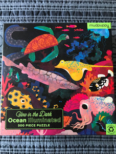 500-PIECE FRESH AND MODERN, SUPER-COOL OCEAN LIFE PUZZLE (GLOWS IN THE DARK!)