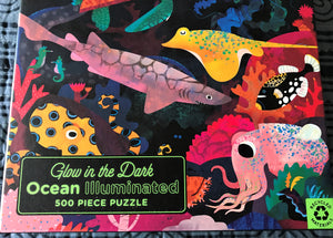 500-PIECE FRESH AND MODERN, SUPER-COOL OCEAN LIFE PUZZLE (GLOWS IN THE DARK!)