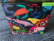 500-PIECE FRESH AND MODERN, SUPER-COOL OCEAN LIFE PUZZLE (GLOWS IN THE DARK!)