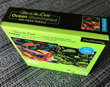 500-PIECE FRESH AND MODERN, SUPER-COOL OCEAN LIFE PUZZLE (GLOWS IN THE DARK!)