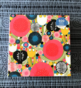 500-PIECE FRESH AND MODERN, BIG, BOLD FLOWER GARDEN PUZZLE (BEA-U-TI-FUL!)