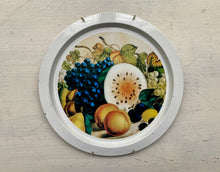 ARTSY, VINTAGE TRAY/WALL DECOR (WITH ATTACHED PLATE HANGER)--SO CLASSY, SO LOVELY, SO LIGHTWEIGHT, AND...SO CHEAP!