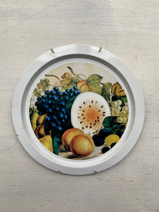 ARTSY, VINTAGE TRAY/WALL DECOR (WITH ATTACHED PLATE HANGER)--SO CLASSY, SO LOVELY, SO LIGHTWEIGHT, AND...SO CHEAP!