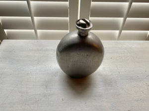 VINTAGE U.S. ARMY 1-QUART ALUMINUM CANTEEN (1918 WORLD WAR I ERA TO KOREA AND WORLD WAR II, EARLY 1940S, MADE BY LANDERS, FRARY & CLARK, NEW BRITAIN, CONNECTICUT)--RARE AND VERY SPECIAL AND MADE IN THE USA