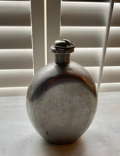 VINTAGE U.S. ARMY 1-QUART ALUMINUM CANTEEN (1918 WORLD WAR I ERA TO KOREA AND WORLD WAR II, EARLY 1940S, MADE BY LANDERS, FRARY & CLARK, NEW BRITAIN, CONNECTICUT)--RARE AND VERY SPECIAL AND MADE IN THE USA