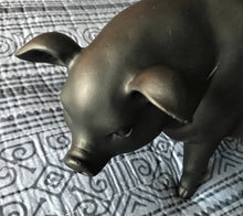THE THREE PIGS (MAMA AND TWO BABIES) VINTAGE-LOOK DECOR