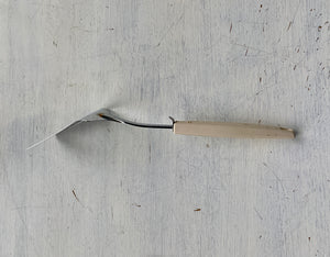 VINTAGE EKCO USA SMALL SPATULA WITH CREAM-COLORED PLASTIC HANDLE