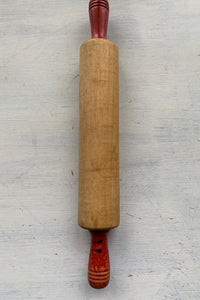 VINTAGE RED-HANDLED ROLLING PIN--SO CLASSIC! SO PRETTY!