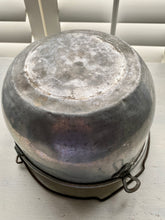 VINTAGE, EXTRA-LARGE ALUMINUM COOKING POT WITH HANDLE:  HEY, ALL YOU CAMPERS AND HUNTERS AND CABIN-OWNERS!