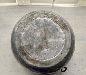 VINTAGE, EXTRA-LARGE ALUMINUM COOKING POT WITH HANDLE:  HEY, ALL YOU CAMPERS AND HUNTERS AND CABIN-OWNERS!