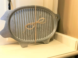 INDUSTRIAL-GRADE "BIG PIG" GRILL PAN:  FARMHOUSE-STYLE, HUGE, SO CUTE, AND AMAZING BARGAIN PRICE (ATTENTION, PIG COLLECTORS!)