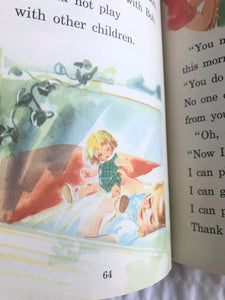 CHARMING VINTAGE SCHOOL BOOK "SUNSHINE AND RAIN" (1949 SAMPLE COPY IN EXCELLENT CONDITION)