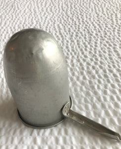 VINTAGE ALUMINUM, COMMERCIAL 14-OUNCE MEASURING SCOOP WITH ROUND BOTTOM