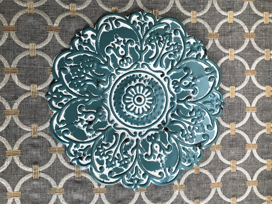 LIGHTWEIGHT, BEA-U-TI-FUL TURQUOISE-BLUE METAL MEDALLION WALL DECOR