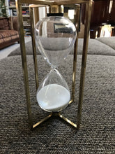 GOLD FOUR-CORNER HOURGLASS (WITH WHITE SAND)