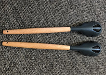 BEAUTIFUL! EXTRA-NICE UTENSILS WITH BEECHWOOD-HANDLES AND DARK CHARCOAL-GRAY SILICONE