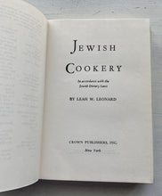 VINTAGE COOKBOOK "JEWISH COOKERY/A COMPLETE GUIDE TO JEWISH COOKING WITH THE TRADITIONAL RECIPES FOR ALL NOTABLE JEWISH DISHES, SUGGESTED MENUS, SPECIAL HOLIDAY FOODS, ETC." TWENTIETH PRINTING/OCTOBER 1971