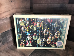 1,000-PIECE CHRISTMAS-Y, VINTAGE-LOOK ORNAMENTS PUZZLE (MAKES A CHARMING HOLIDAY GIFT)
