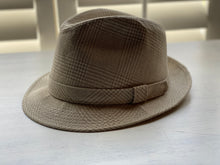 VINTAGE DORFMAN PACIFIC FEDORA--HEAVYWEIGHT AND BEAUTIFUL/SUBTLE PLAID PATTERN