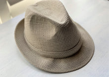 VINTAGE DORFMAN PACIFIC FEDORA--HEAVYWEIGHT AND BEAUTIFUL/SUBTLE PLAID PATTERN