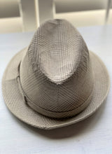 VINTAGE DORFMAN PACIFIC FEDORA--HEAVYWEIGHT AND BEAUTIFUL/SUBTLE PLAID PATTERN