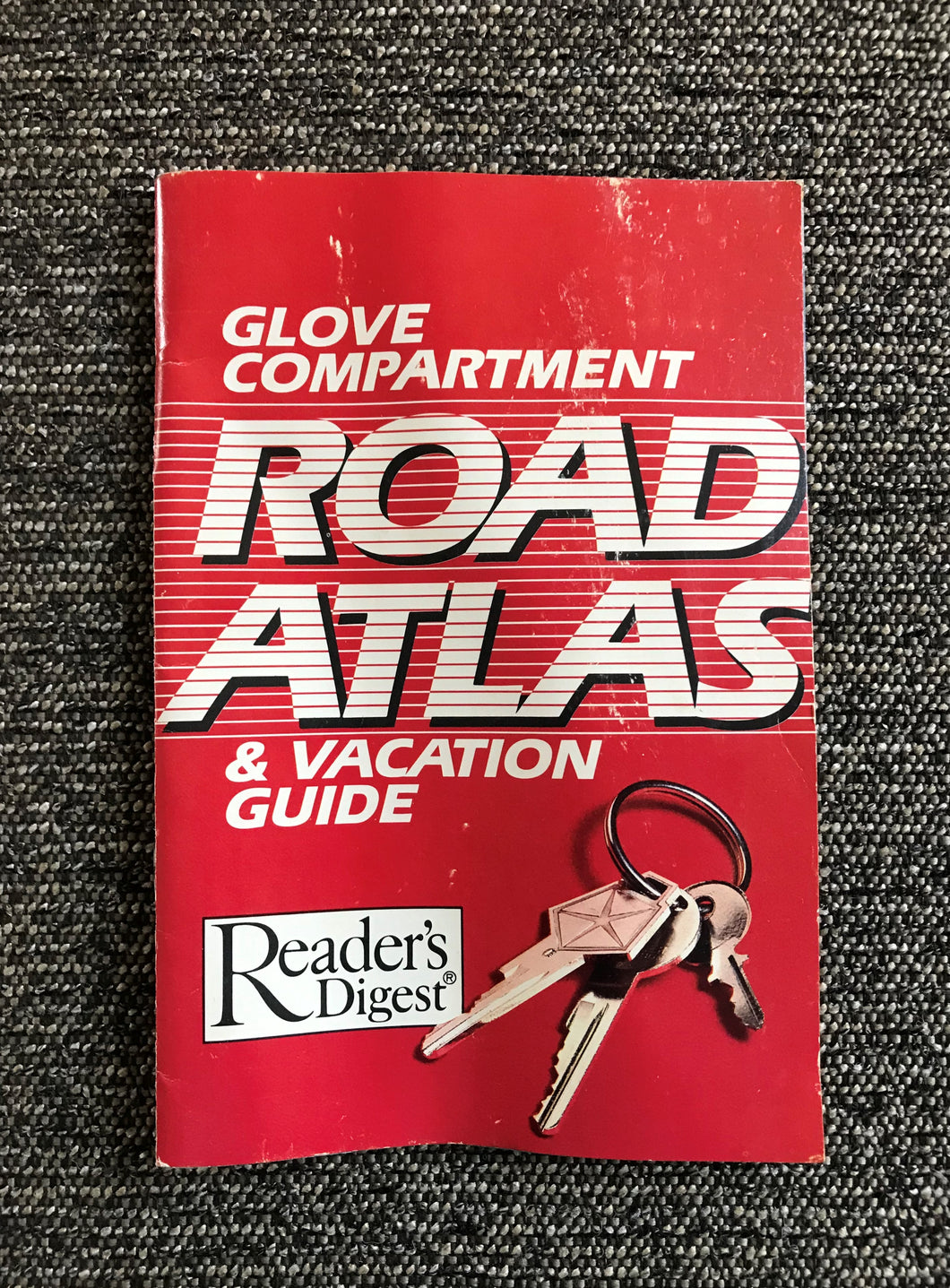 VINTAGE 1980S READER'S DIGEST GLOVE COMPARTMENT ROAD ATLAS & VACATION GUIDE