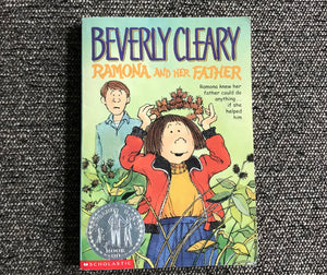 PRE-OWNED PAPERBACK "RAMONA AND HER FATHER" BY BEVERLY CLEARY (FIRST SCHOLASTIC PRINTING, OCTOBER 1998)