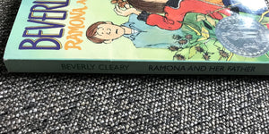 PRE-OWNED PAPERBACK "RAMONA AND HER FATHER" BY BEVERLY CLEARY (FIRST SCHOLASTIC PRINTING, OCTOBER 1998)