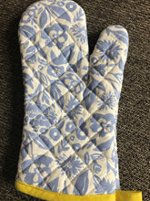 BLUE-AND-WHITE FLORAL, FARMHOUSE-STYLE OVEN MITT WITH HAPPY YELLOW TRIM (BUY YOUR GORGEOUS SELF A GORGEOUS PAIR OF OVEN MITTS!)