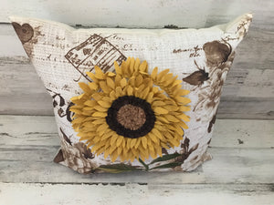 SO PRETTY! 3-D PETALS SUNFLOWER FARMHOUSE THROW PILLOW