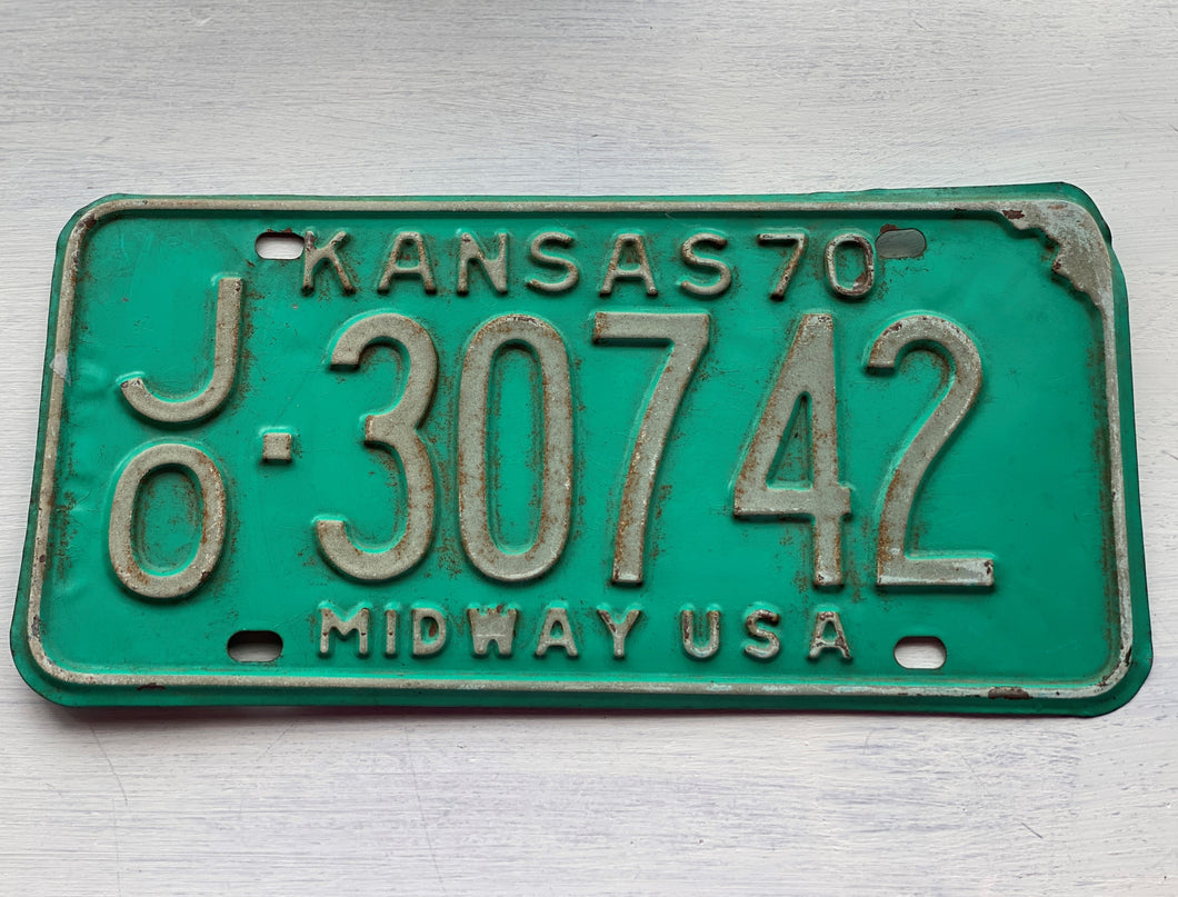 VINTAGE LICENSE PLATE:  1970 KANSAS--GREEN AND CREAM PLATE WITH RETRO CHARM