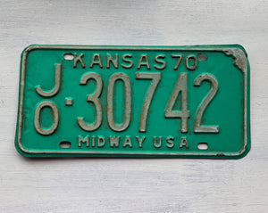 VINTAGE LICENSE PLATE:  1970 KANSAS--GREEN AND CREAM PLATE WITH RETRO CHARM