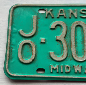 VINTAGE LICENSE PLATE:  1970 KANSAS--GREEN AND CREAM PLATE WITH RETRO CHARM